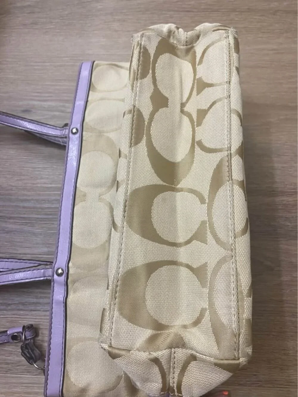 Coach Signature F17433 Tan & Lavender Patent Leather Shoulder Bag Attached Wrist
